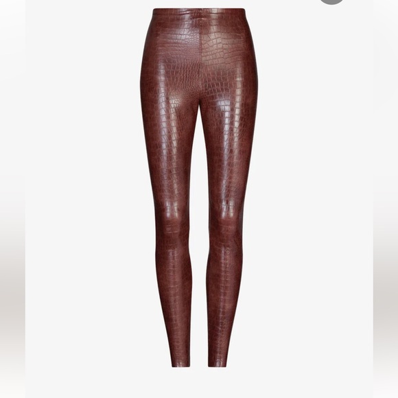 Faux leather brown croc print from commando size small - Picture 2 of 3